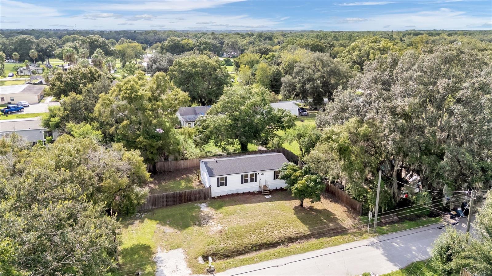 1222 Rowell St Property Photo 11