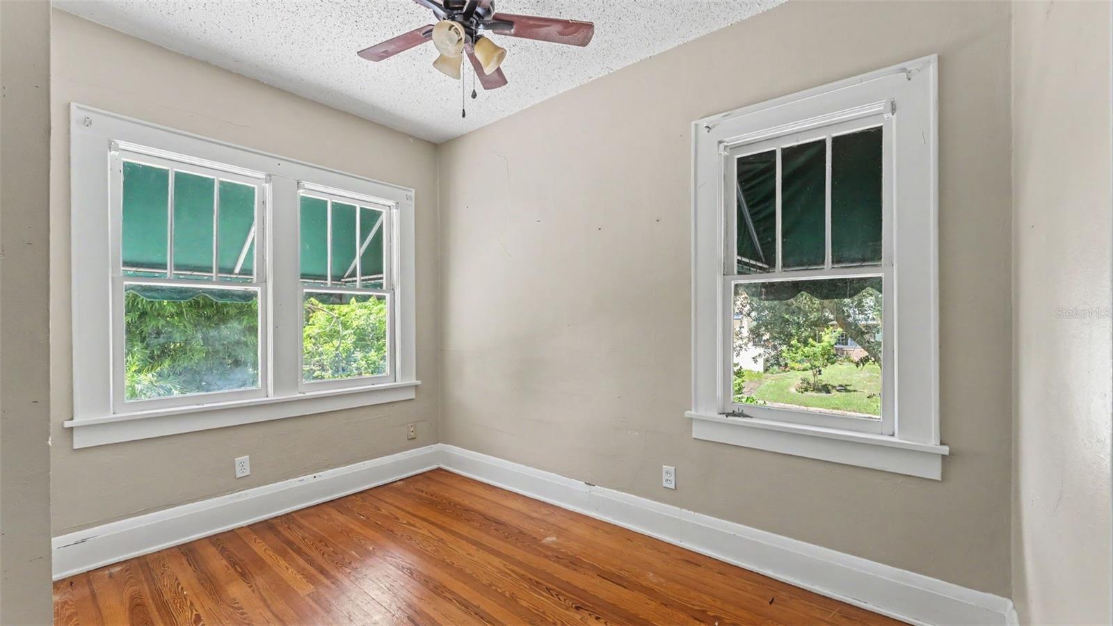 2406 Fairmount Ave Property Photo 19
