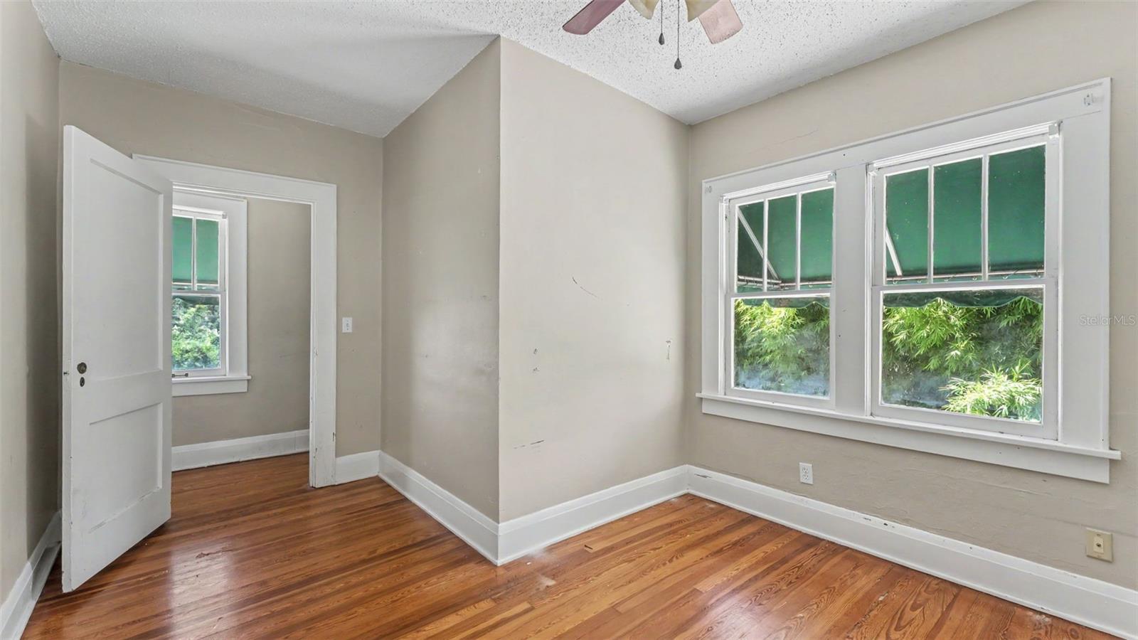 2406 Fairmount Ave Property Photo 20