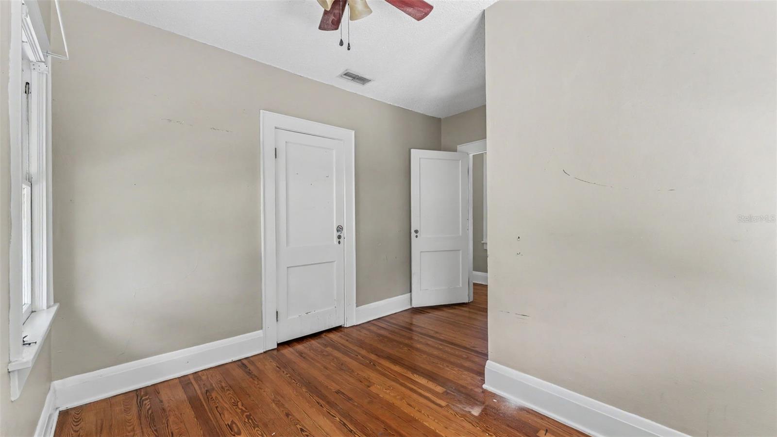 2406 Fairmount Ave Property Photo 21