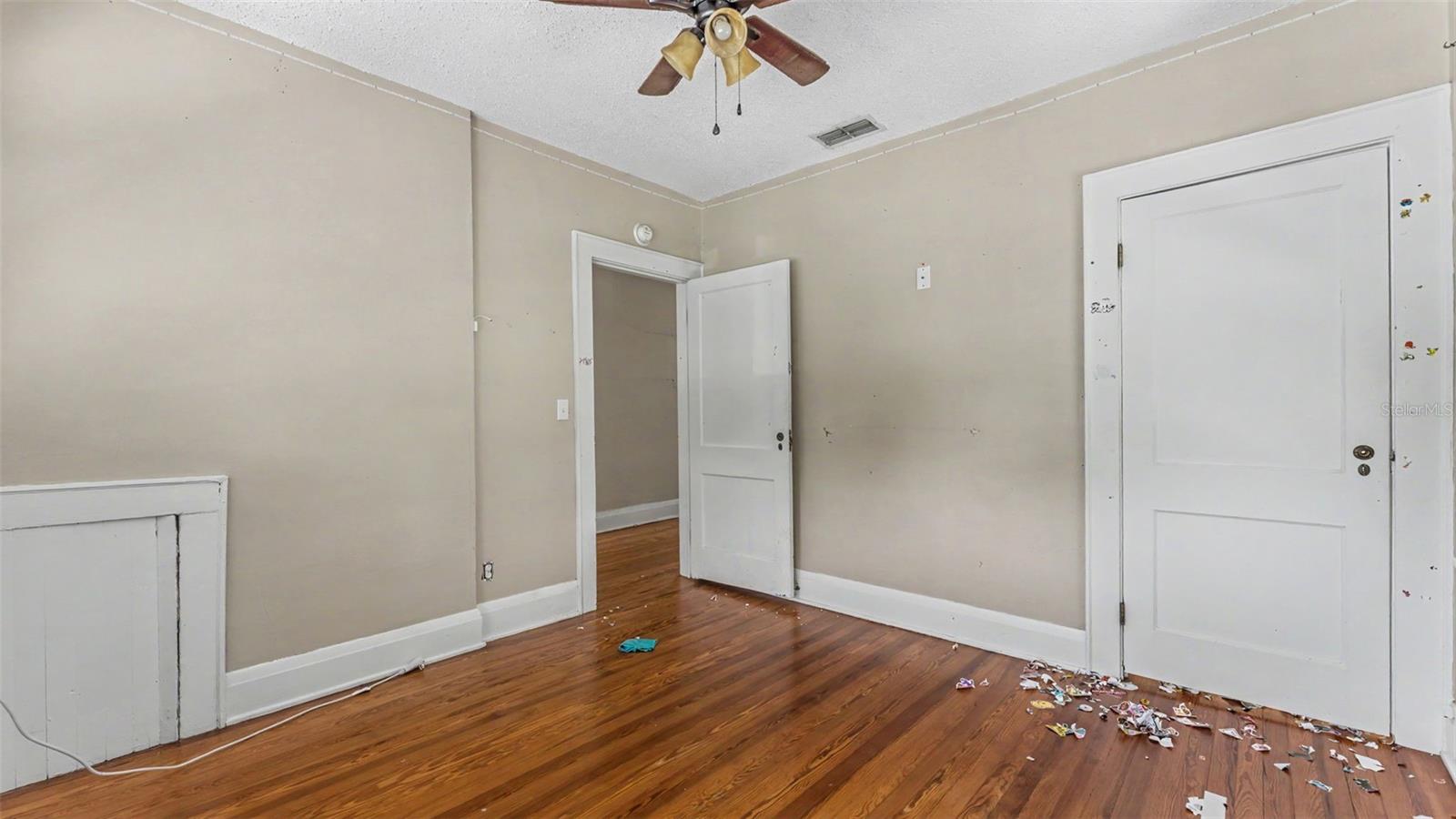 2406 Fairmount Ave Property Photo 24