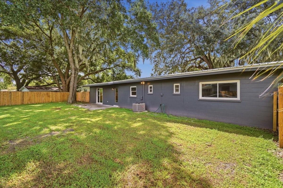 1402 Phyllis St Property Photo 30
