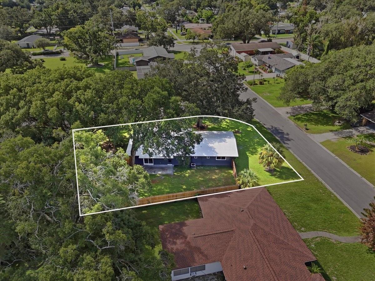 1402 Phyllis St Property Photo 34