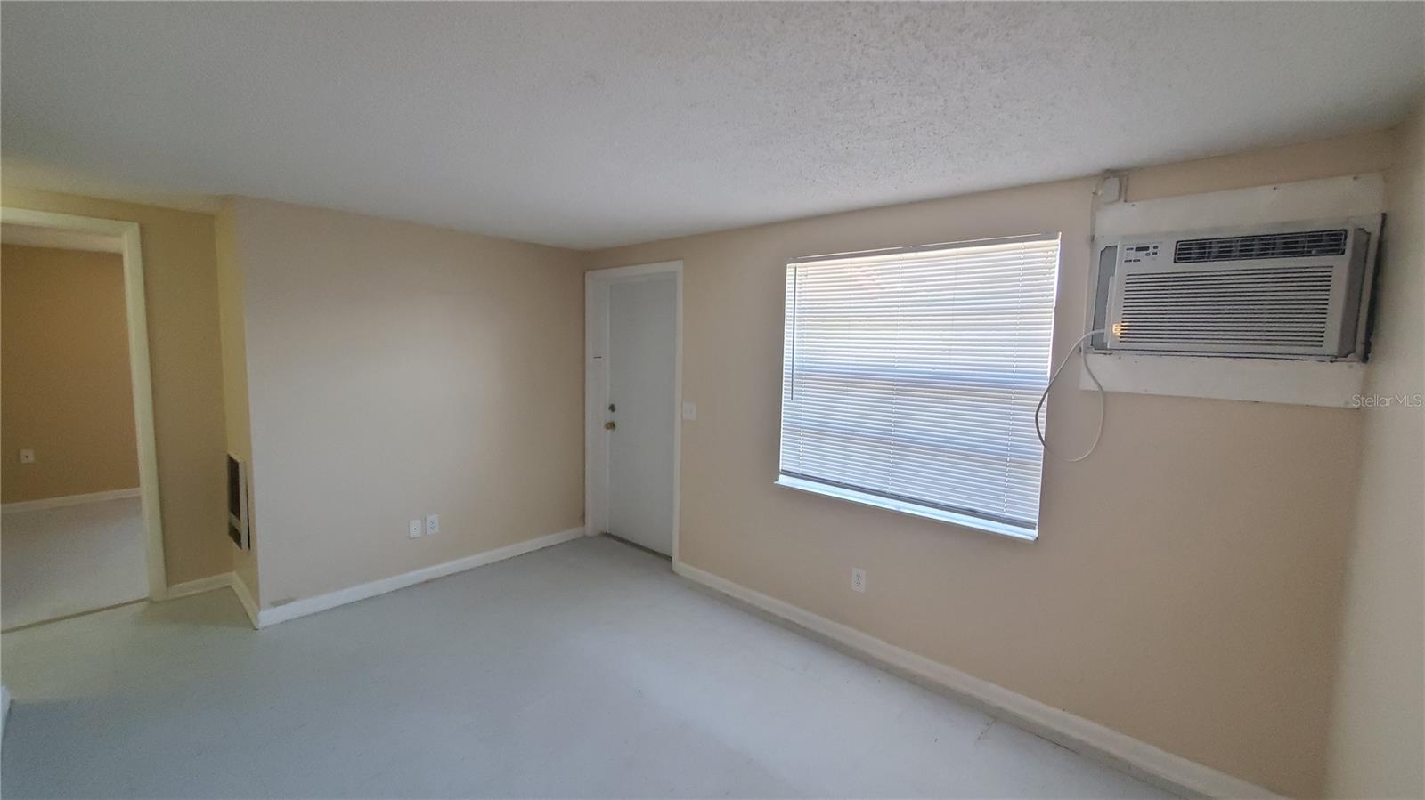 L4964334 Property Photo 5