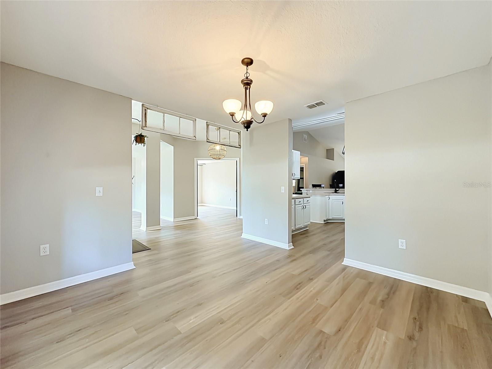 6843 Ashbury Dr Property Photo 18