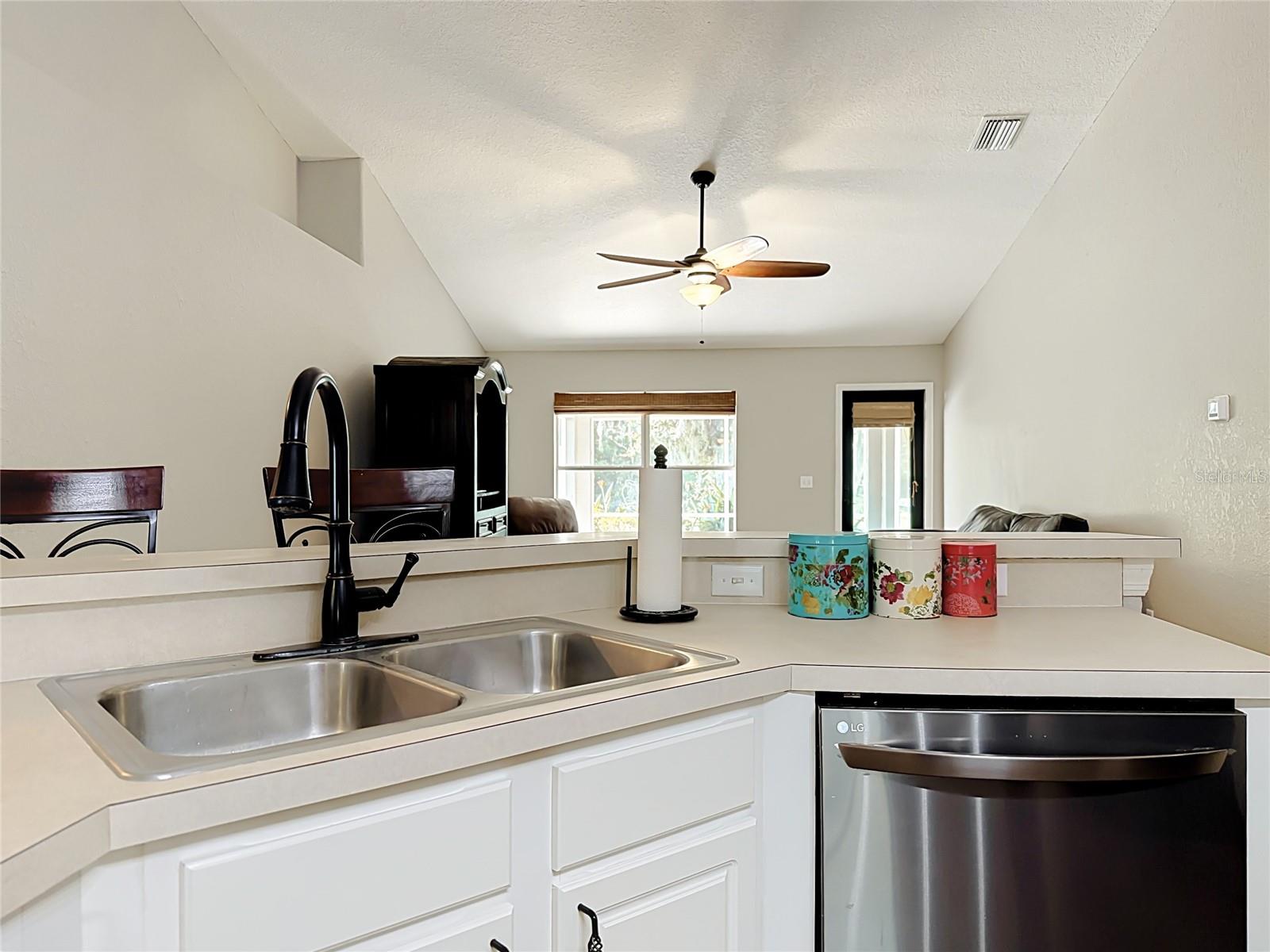 6843 Ashbury Dr Property Photo 23