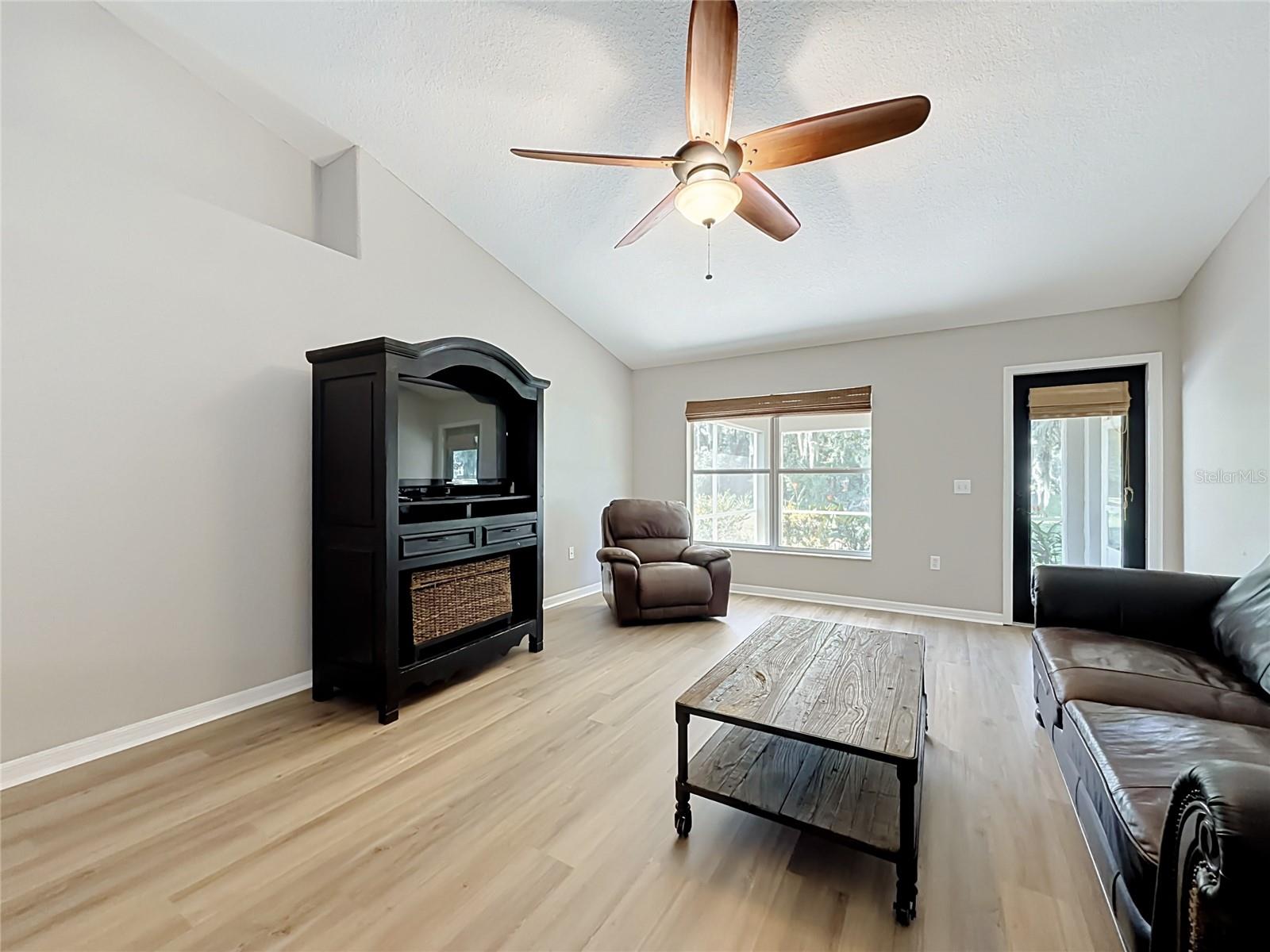 6843 Ashbury Dr Property Photo 28