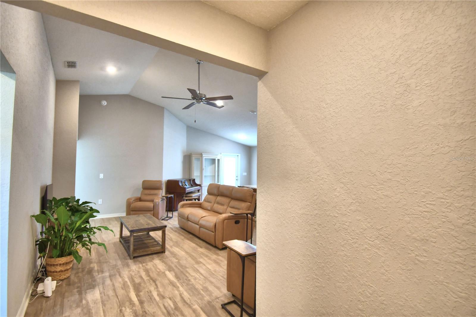 1390 Mezzavalle Way Property Photo 4