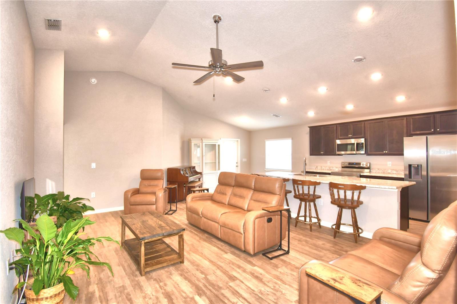 1390 Mezzavalle Way Property Photo 14