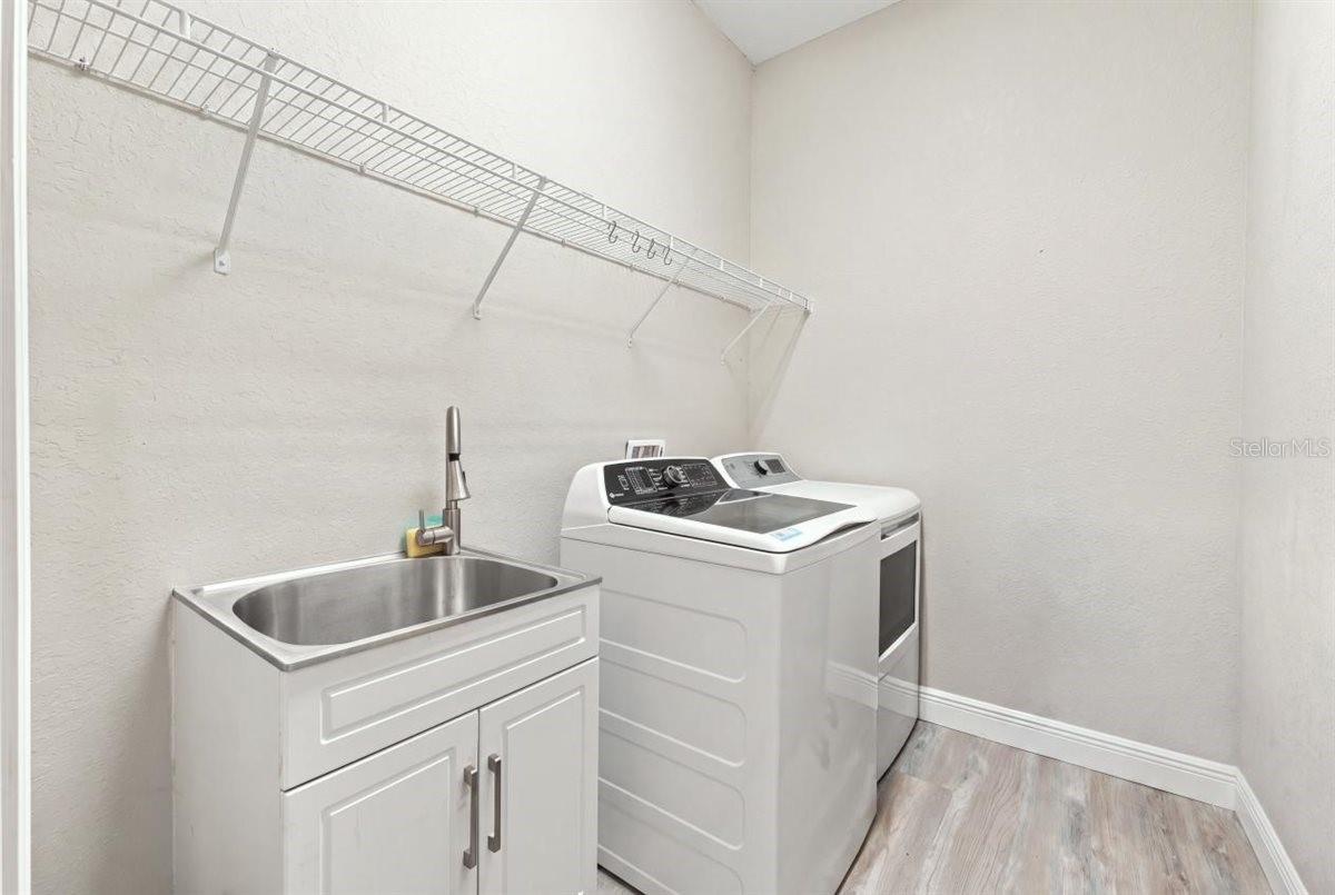 795 Crosstower Dr Property Photo 29