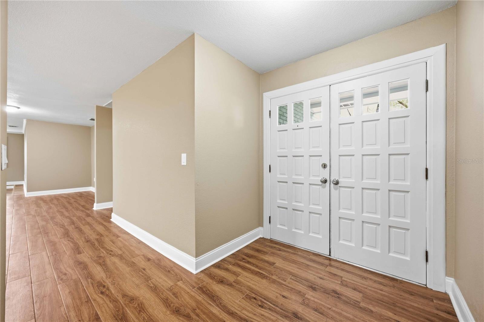 3540 Peacock Ln Property Photo 6