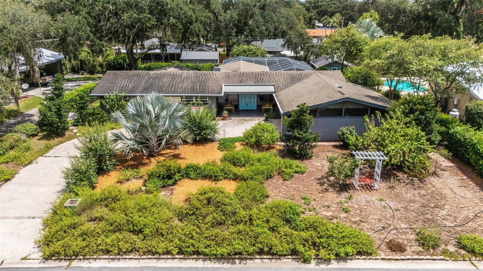 2634 Collins Ave Property Photo 1