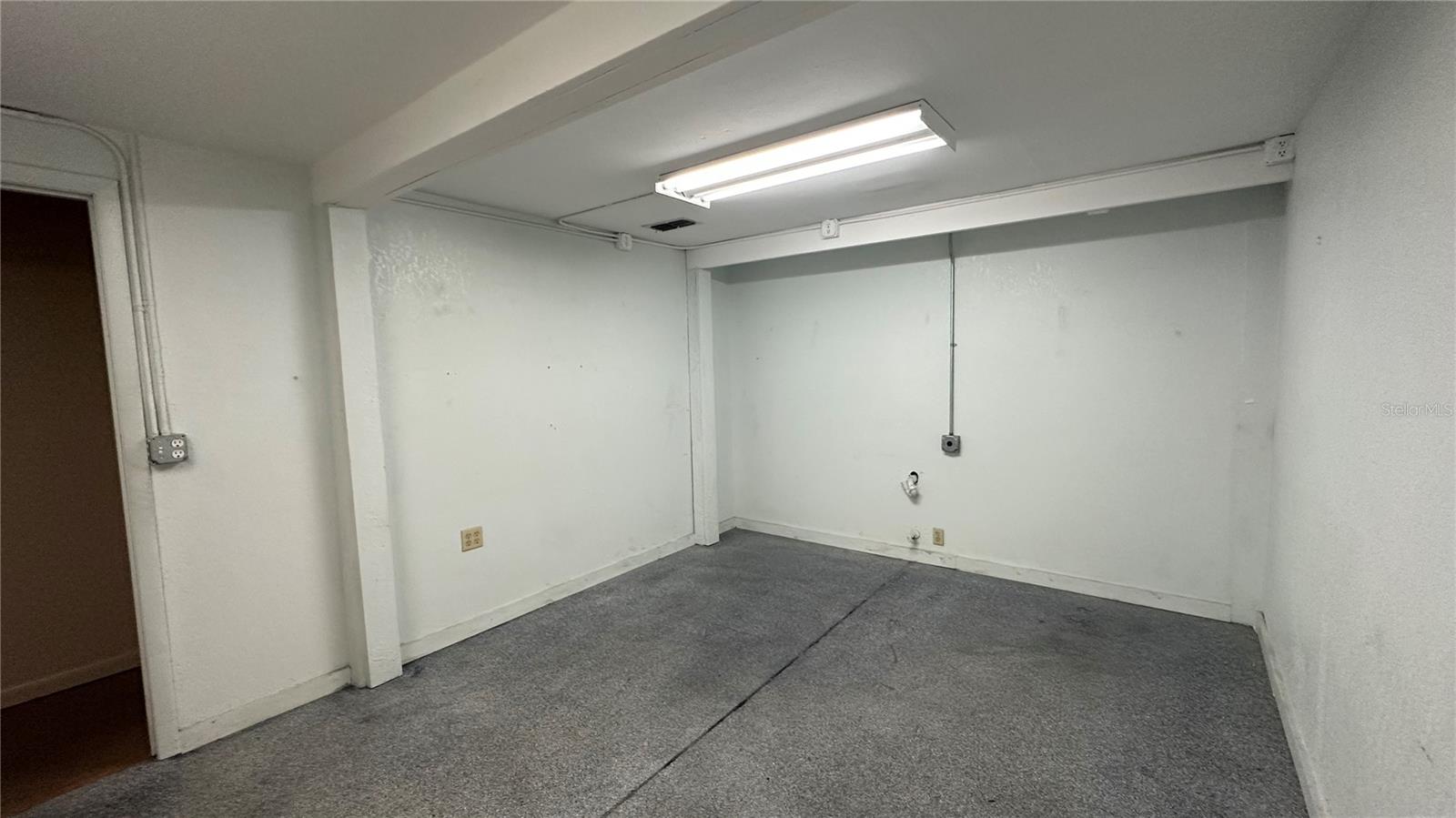 3120-3126 Reynolds Rd Property Photo 8