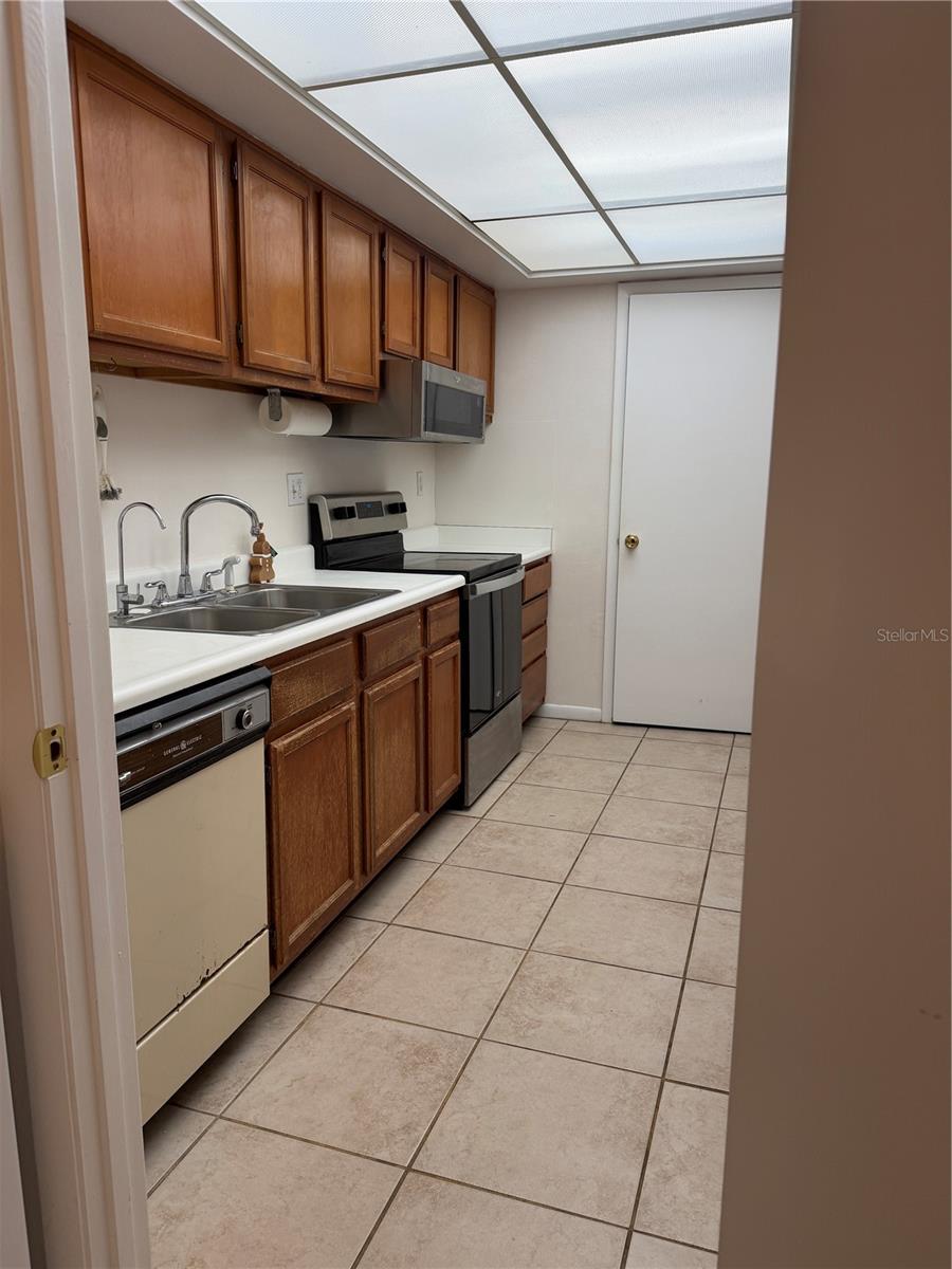 1130 N Lake Parker Ave #c229 Property Photo 11