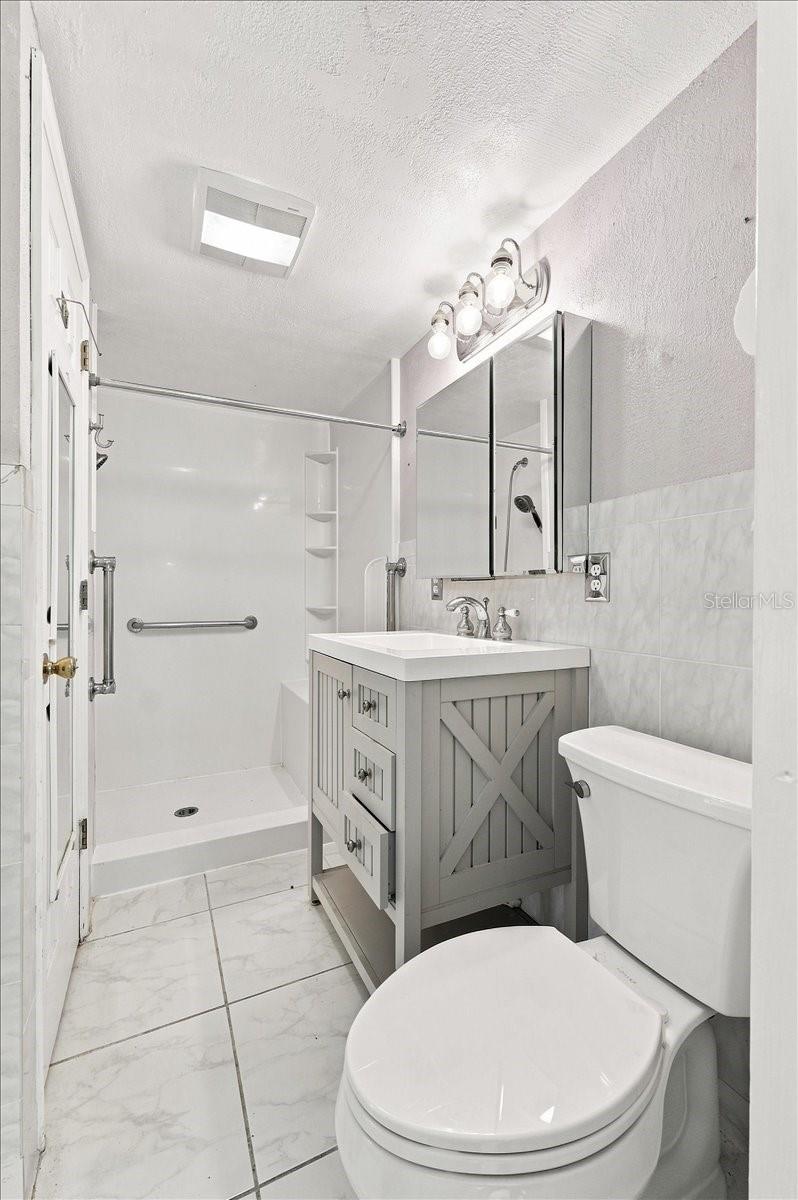 122 W Collins St Property Photo 14