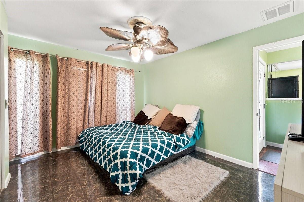 543 State Road 559 Property Photo 34