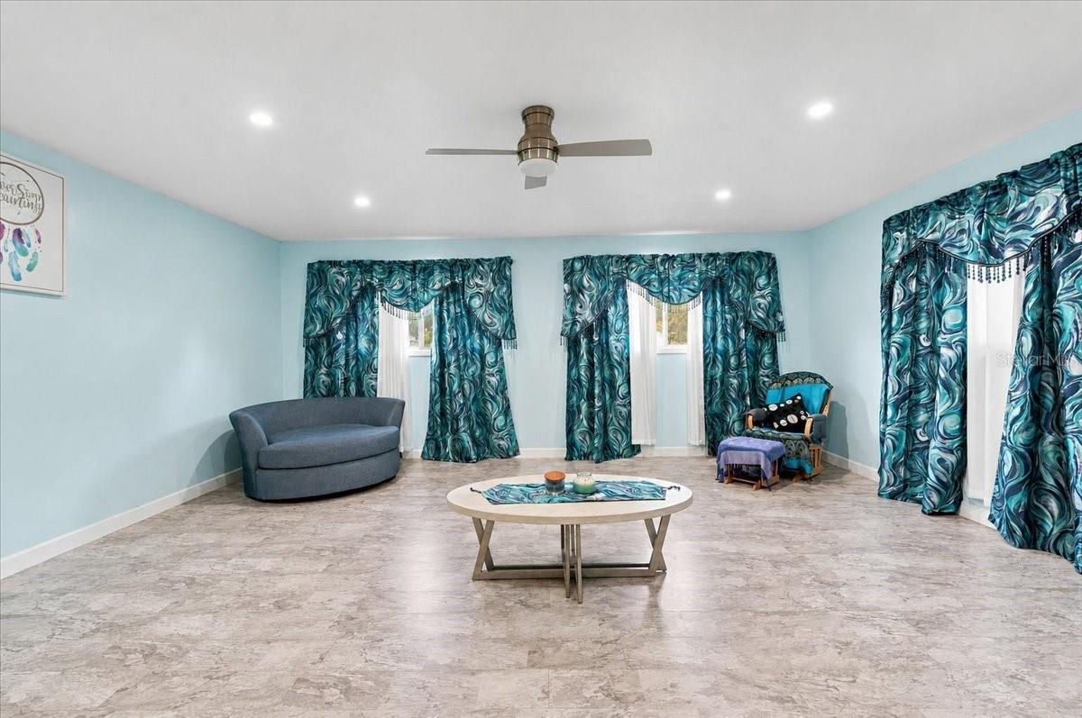543 State Road 559 Property Photo 45