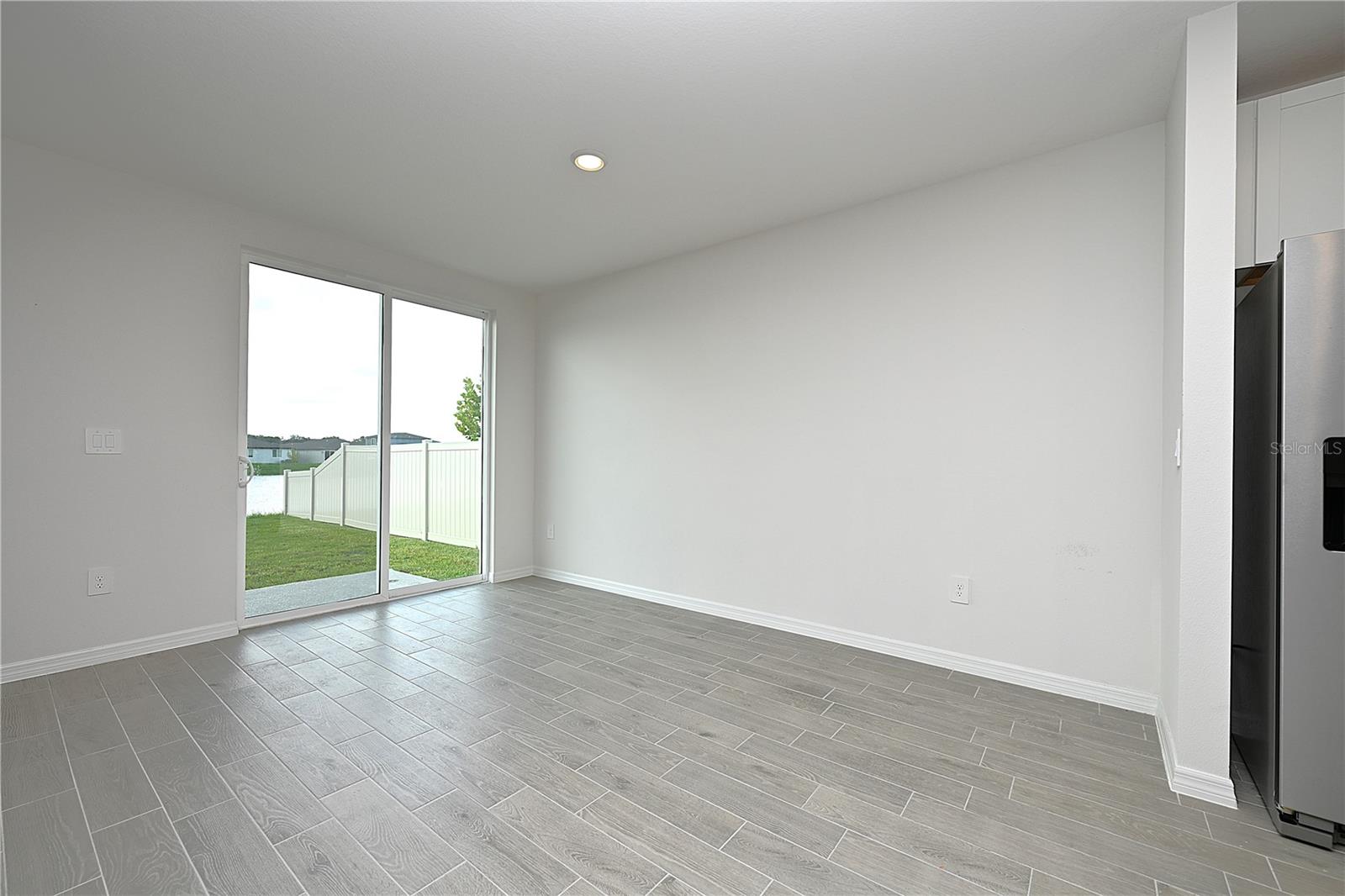 2106 Rosewood Dr Property Photo 8
