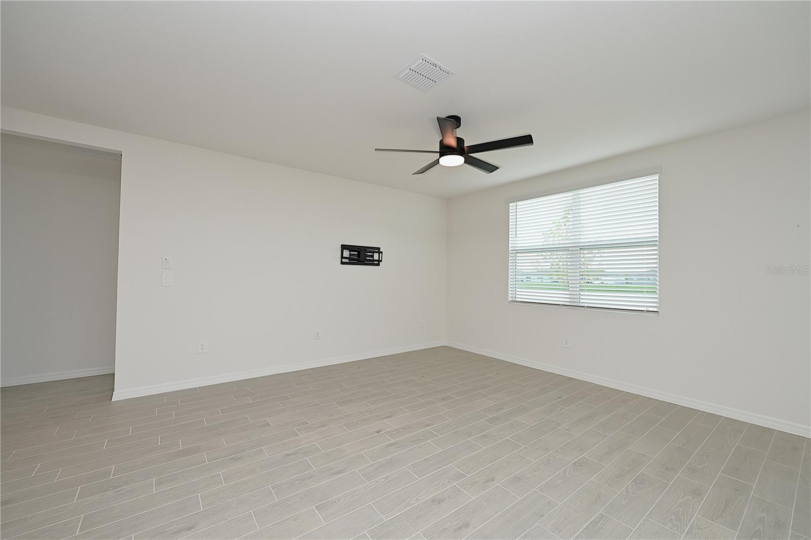 2106 Rosewood Dr Property Photo 10