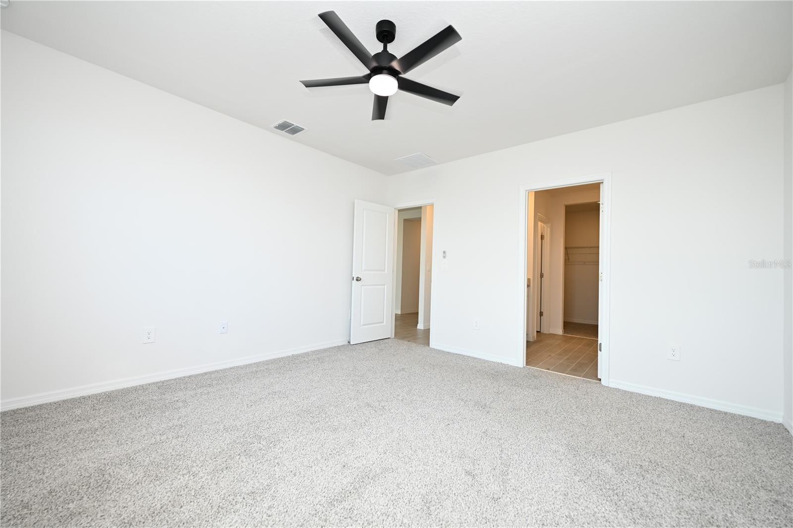 2106 Rosewood Dr Property Photo 18