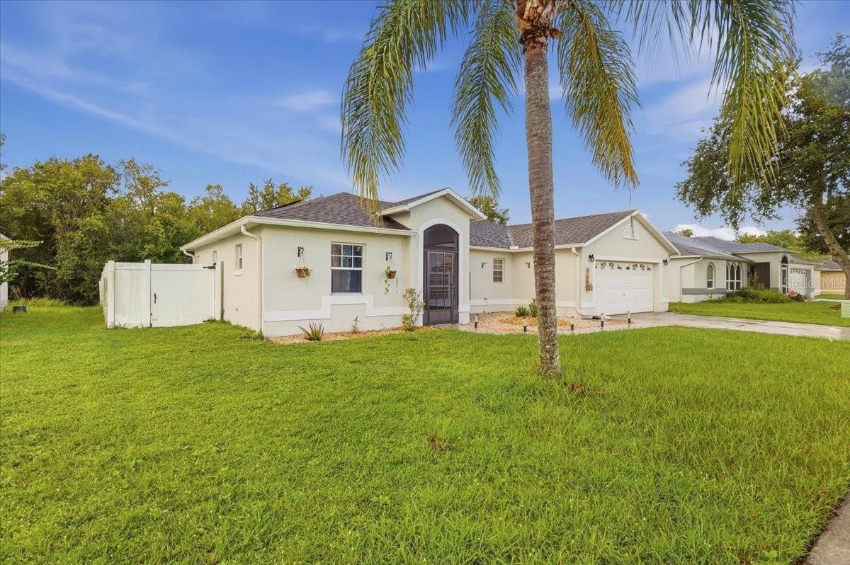 5156 Heatherstone Ct Property Photo 3