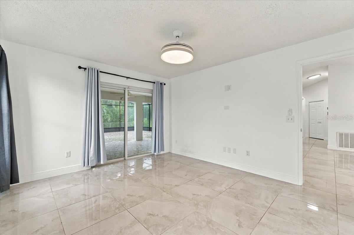 5156 Heatherstone Ct Property Photo 7