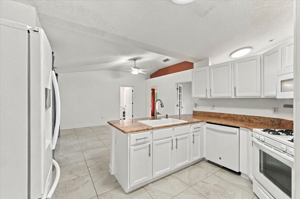 5156 Heatherstone Ct Property Photo 11