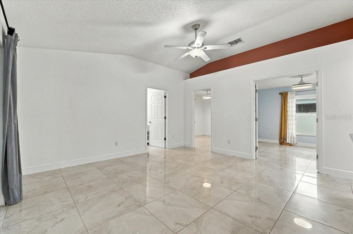 5156 Heatherstone Ct Property Photo 15