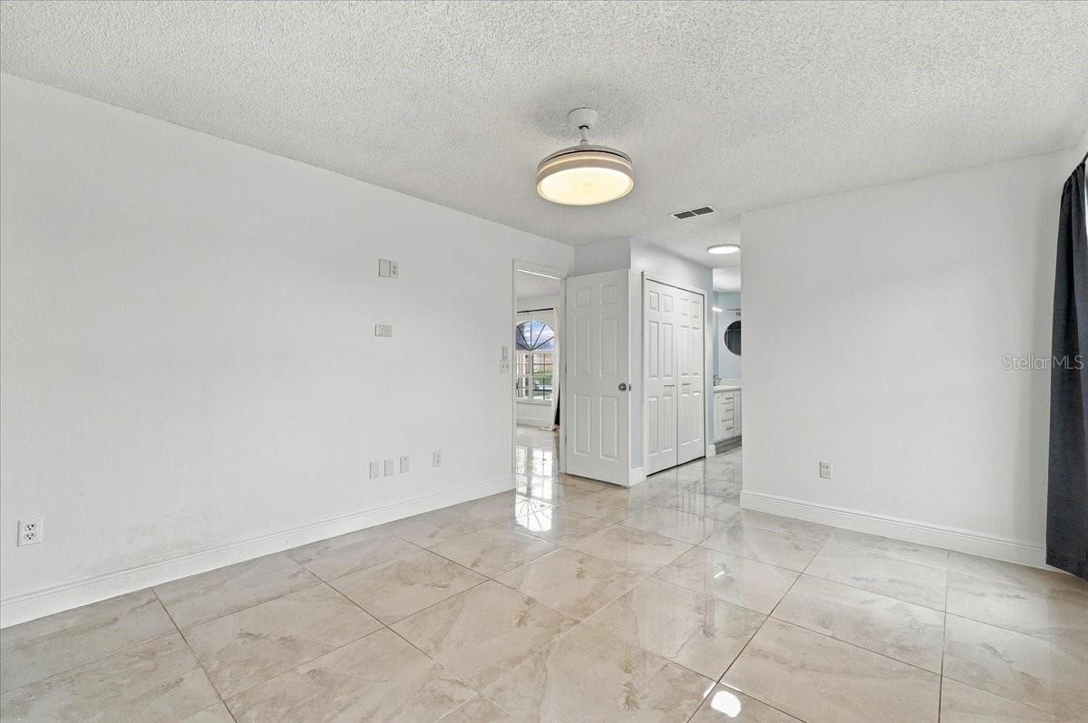 5156 Heatherstone Ct Property Photo 16