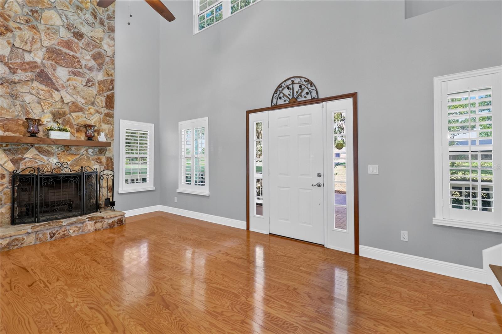 2628 Longwood Dr Property Photo 21