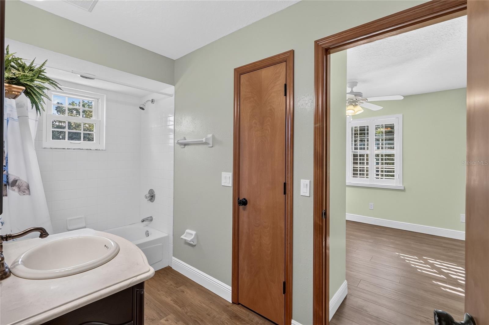 2628 Longwood Dr Property Photo 41