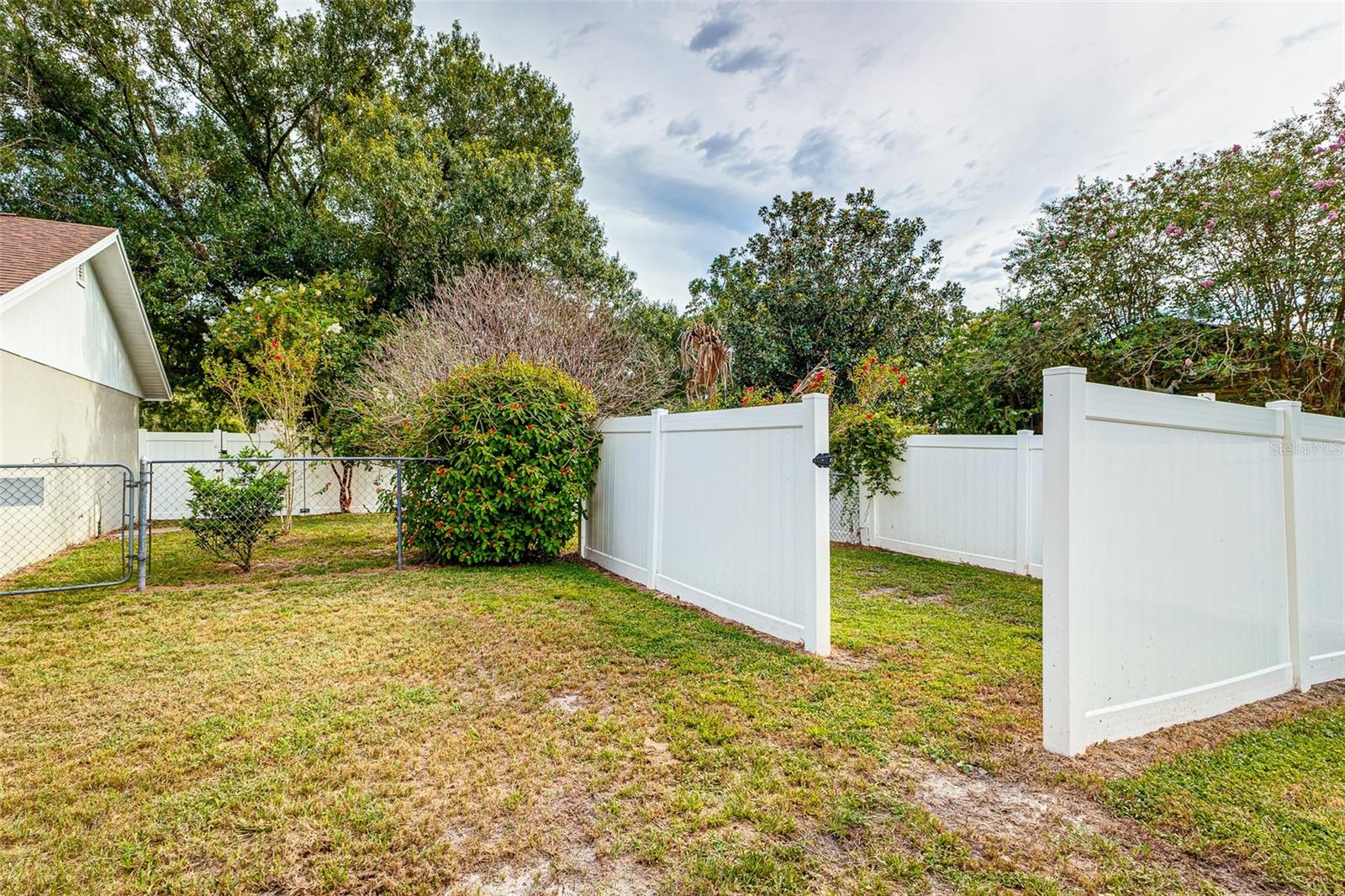 2923 Forestbrook Dr N Property Photo 29