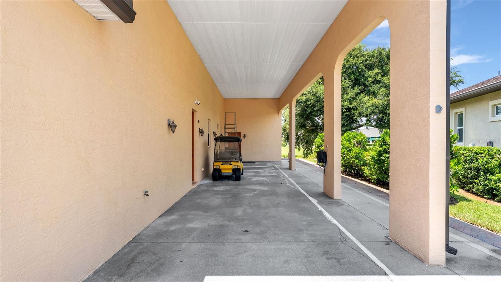 1230 Motorcoach Dr Property Photo 2