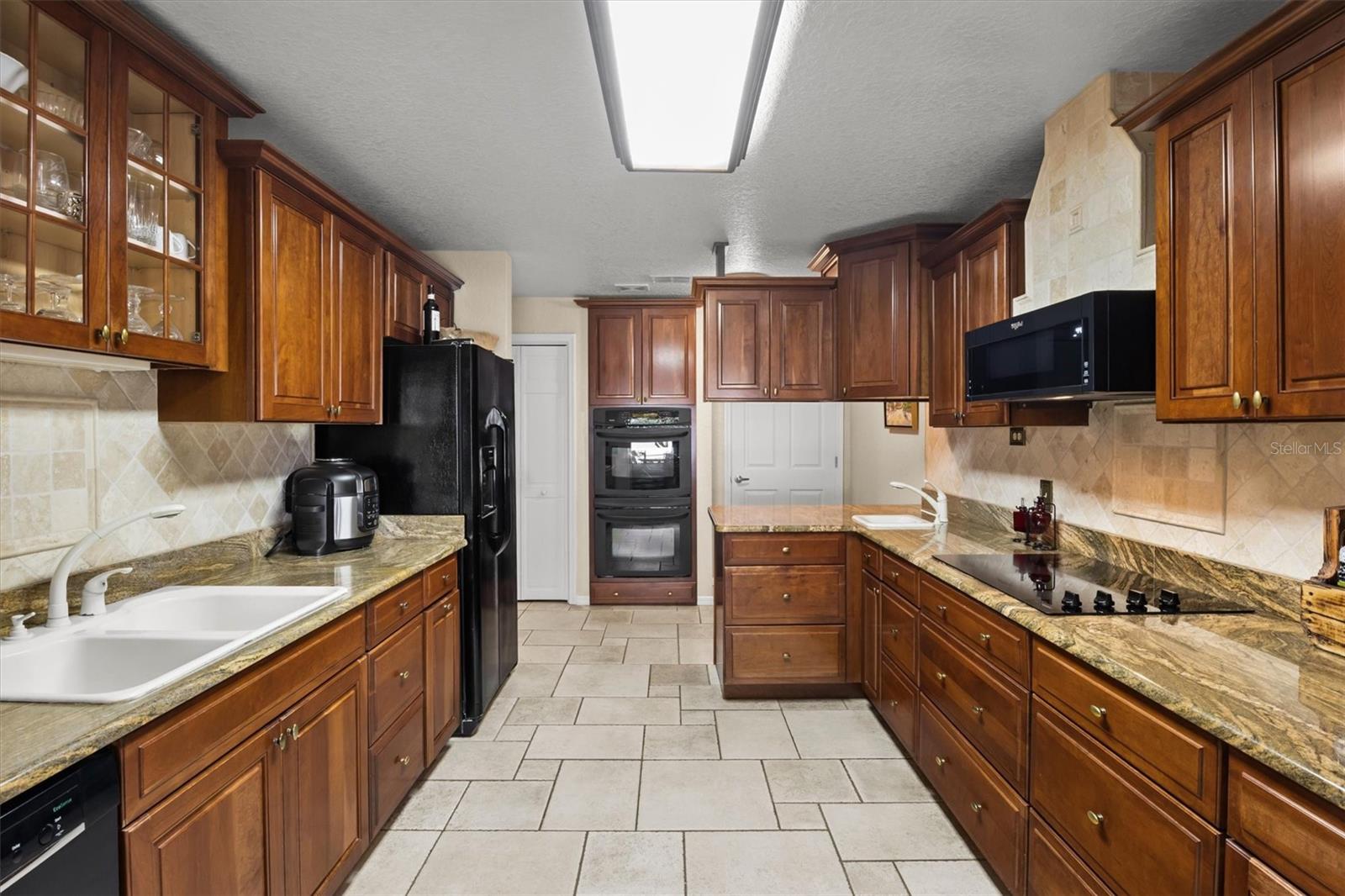 926 Van Dr Property Photo 16