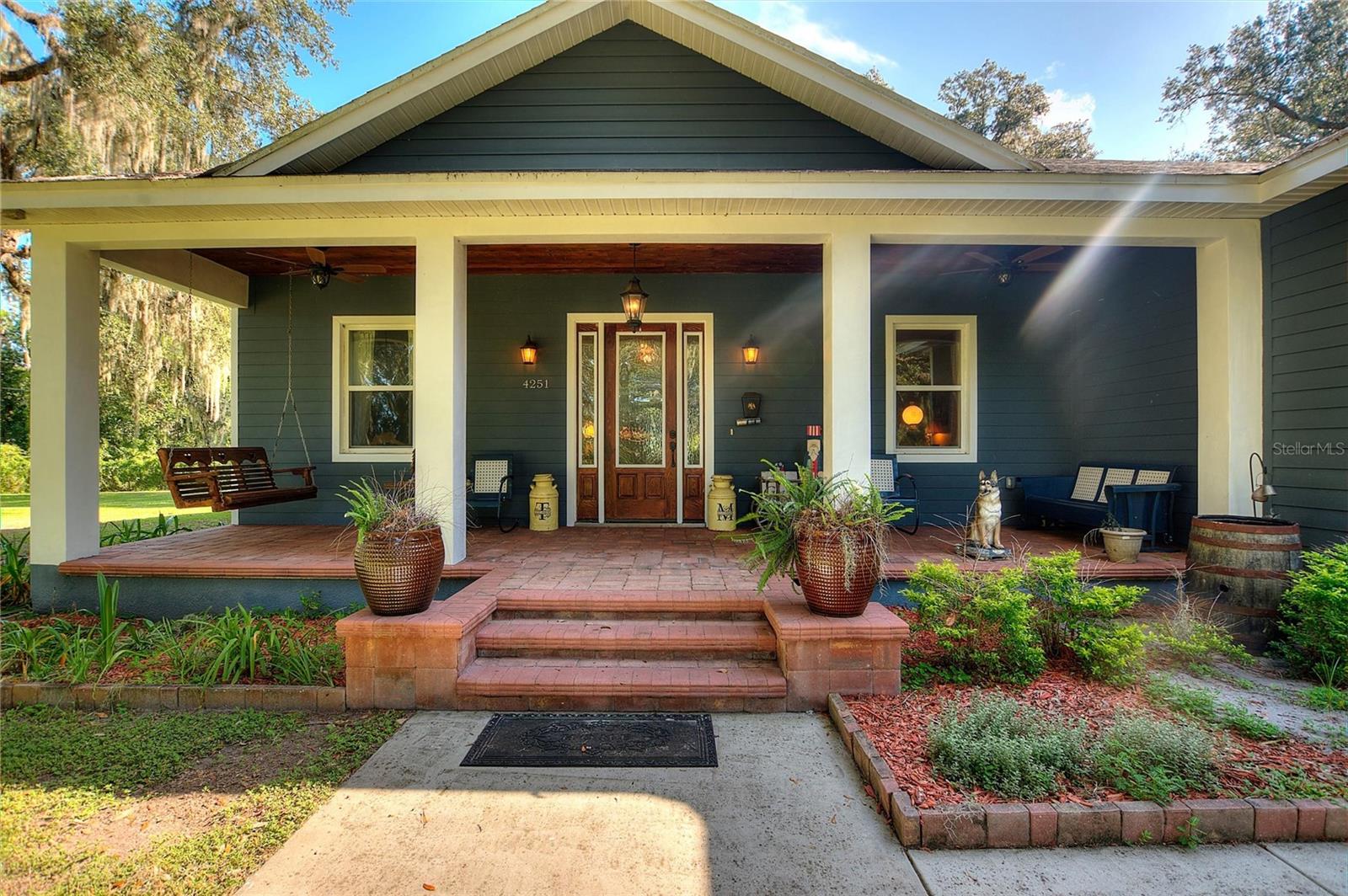 4251 Glenview Property Photo 3