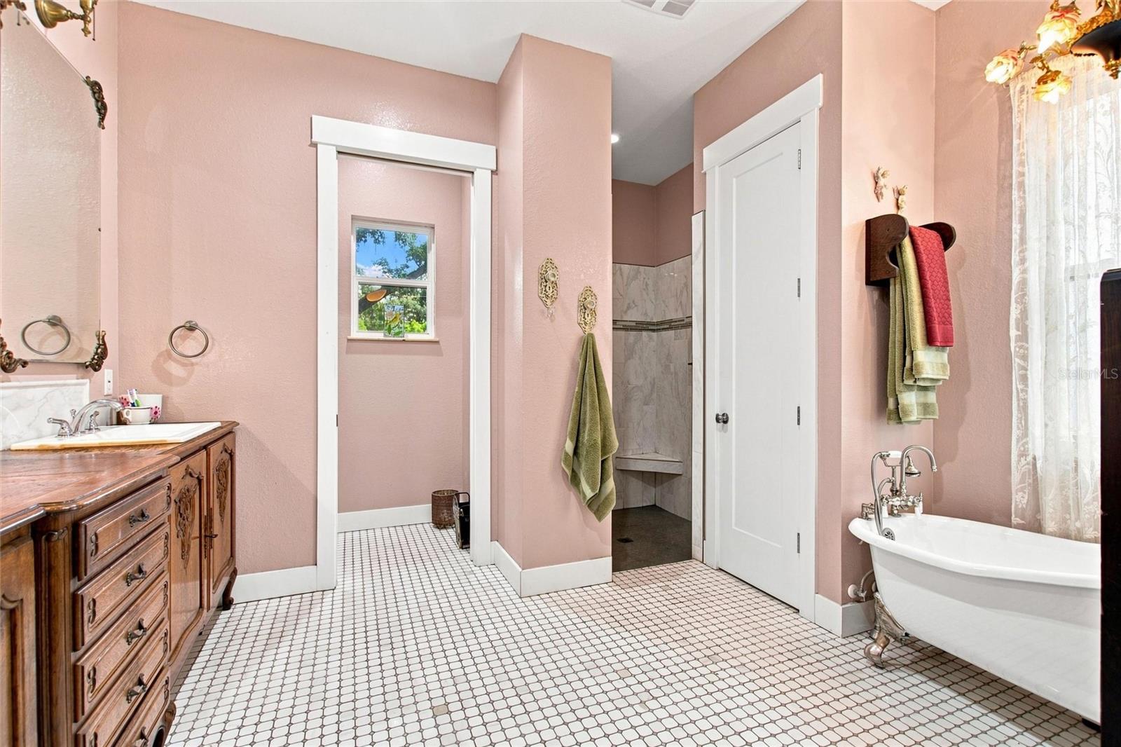 4251 Glenview Property Photo 44
