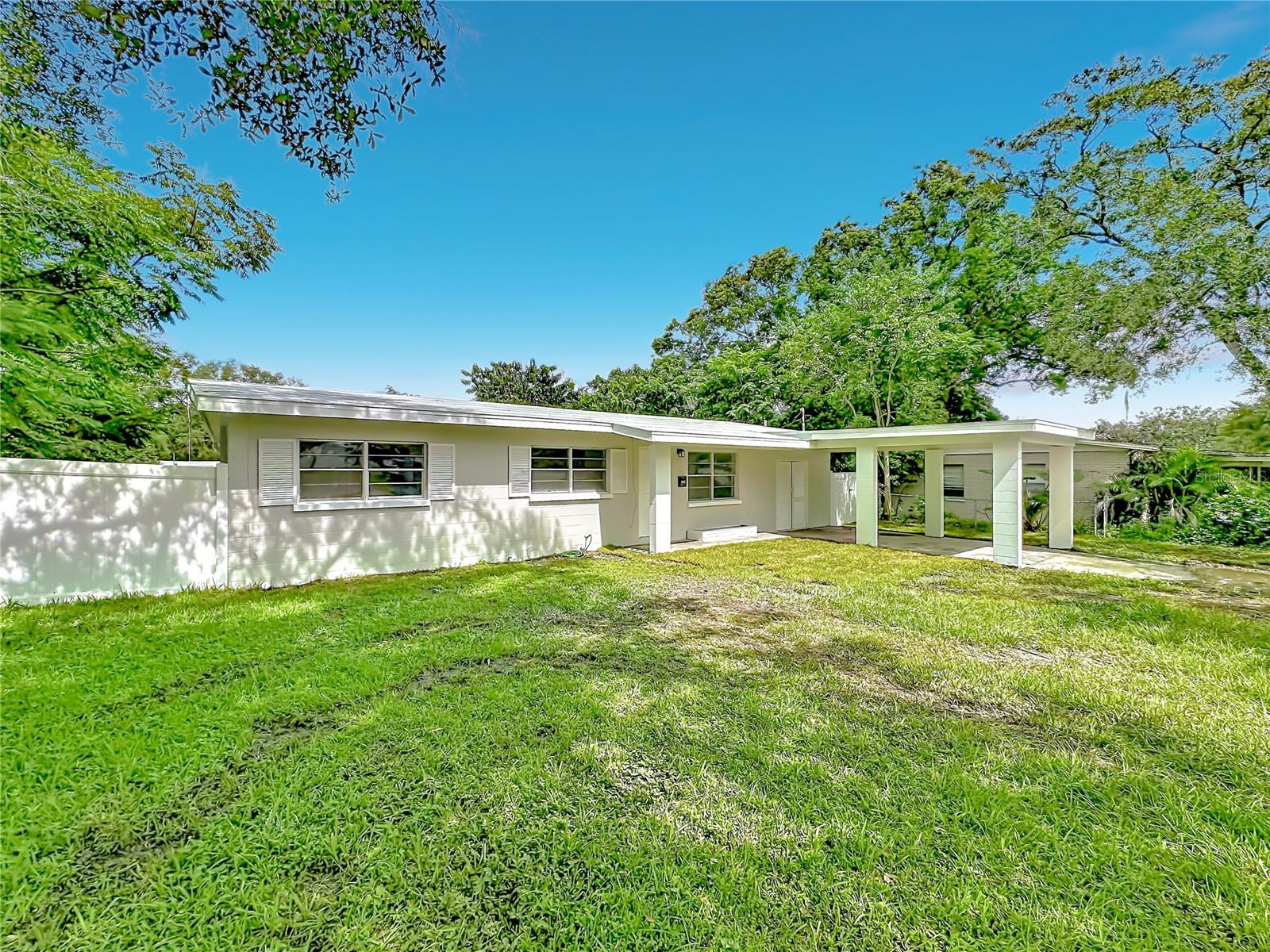 304 Sunnyhill Ln Property Photo 1