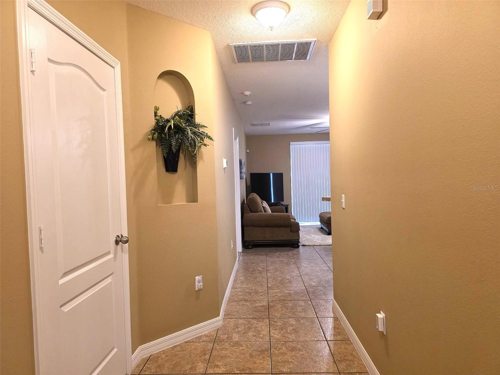 6787 Glenbrook Dr Property Photo 3