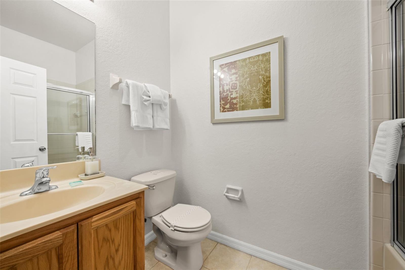 2725 Coupe St Property Photo 39