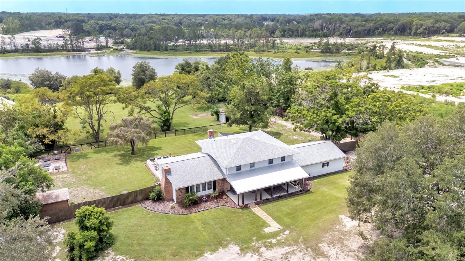 2406 Lake Ella Rd Property Photo 1
