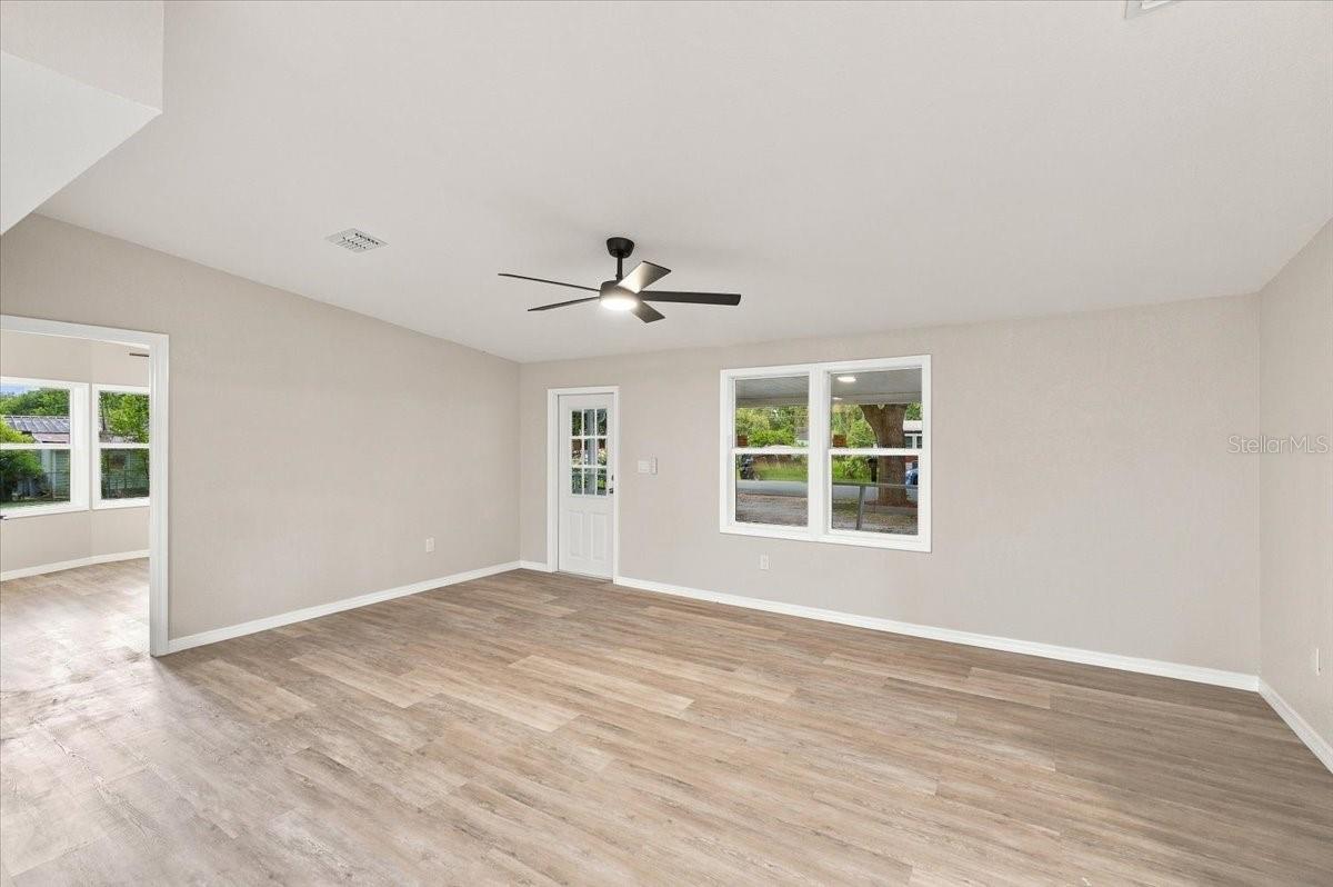 3206 Oakland Rd N Property Photo 7