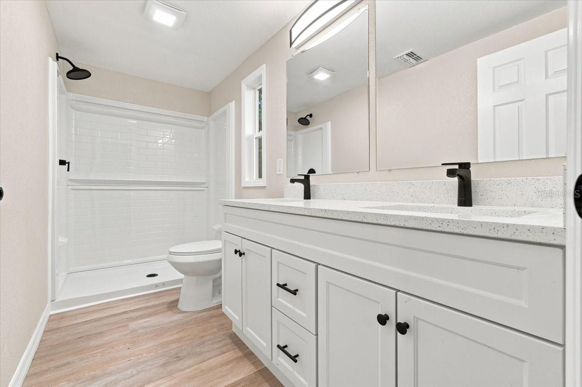 3206 Oakland Rd N Property Photo 12