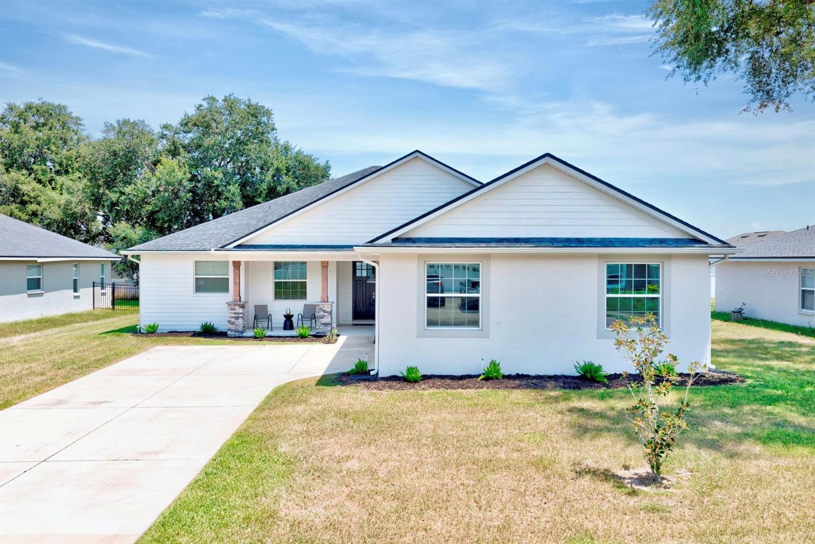 1415 Magnolia Ln Property Photo 3