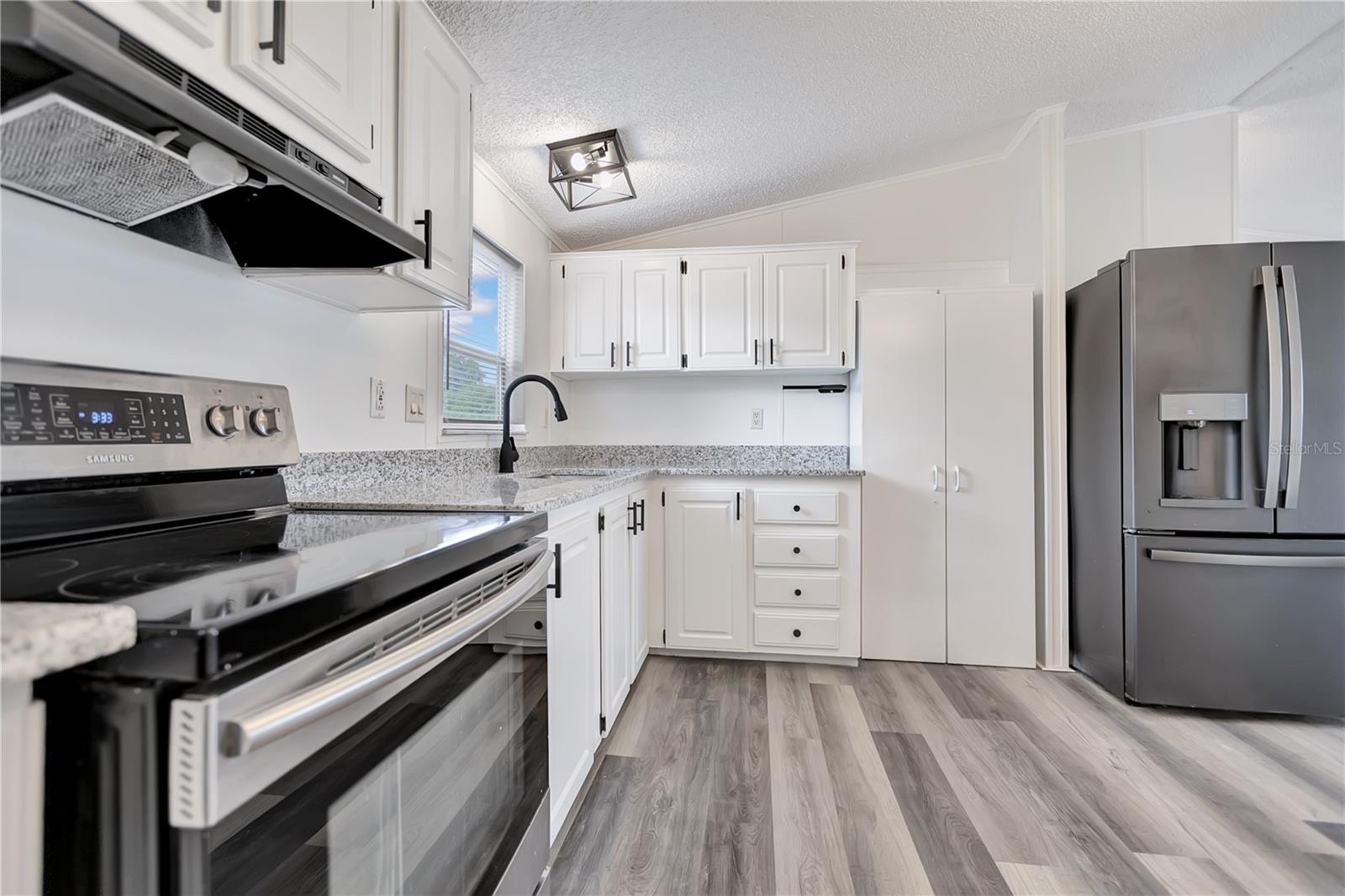 5055 Transport Rd Property Photo 11