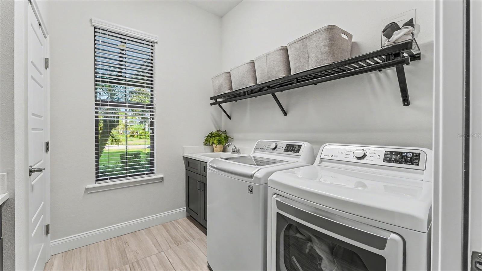 2476 Delphi Cir Property Photo 37