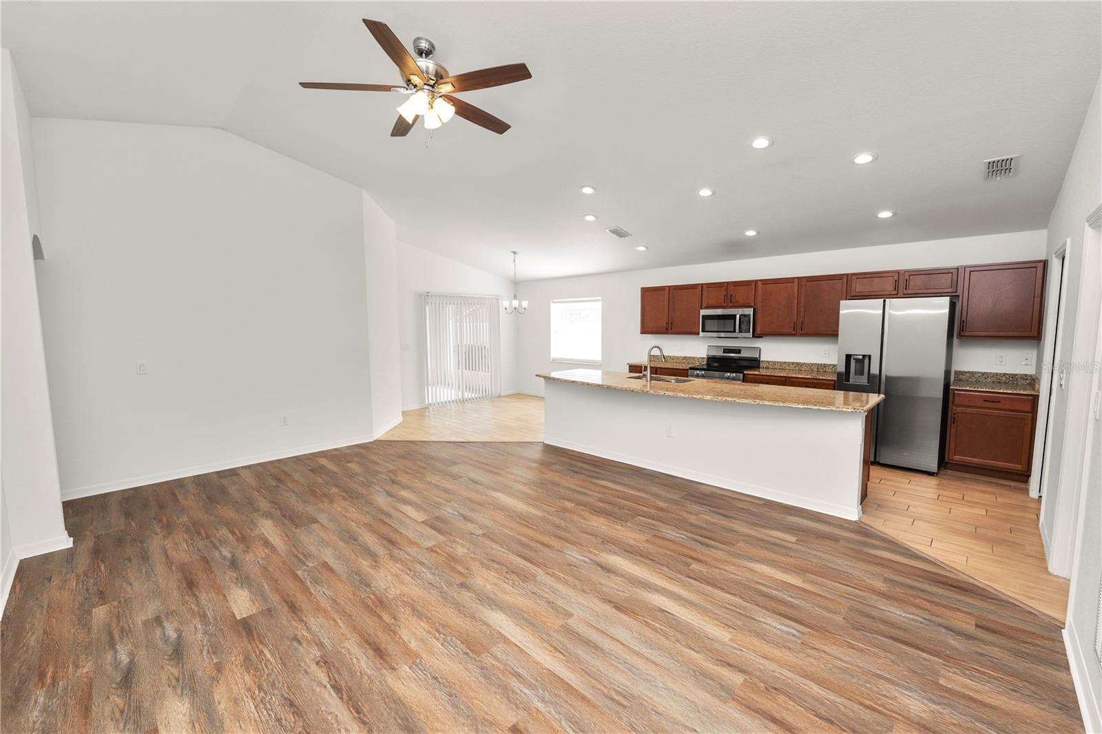 2009 Danes Ct Property Photo 6
