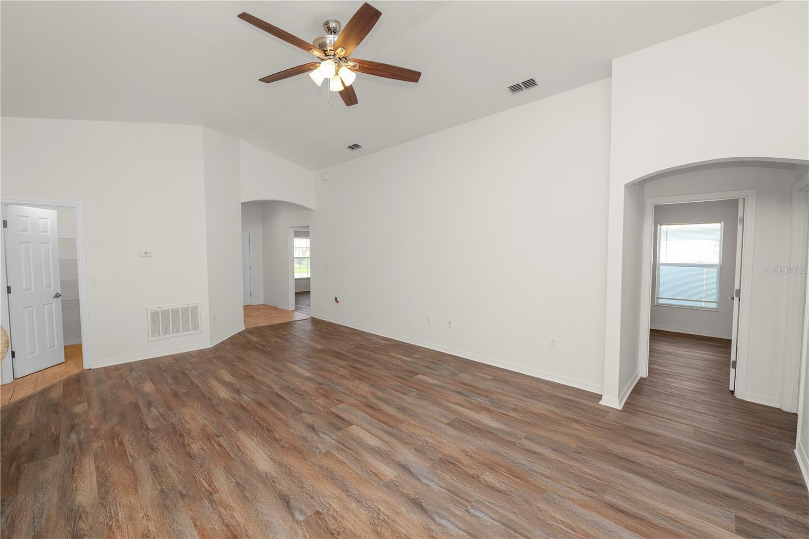 2009 Danes Ct Property Photo 7