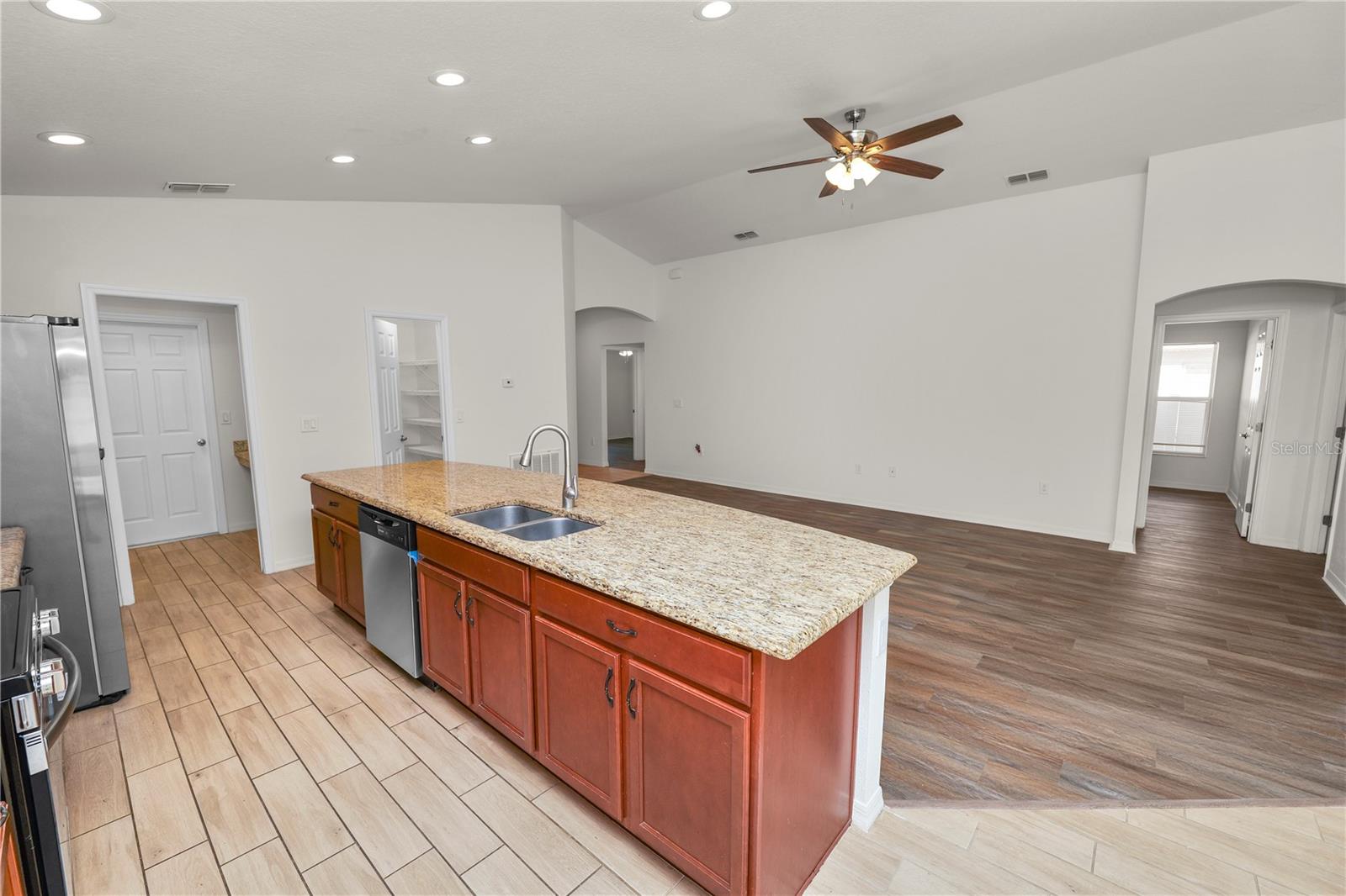 2009 Danes Ct Property Photo 12