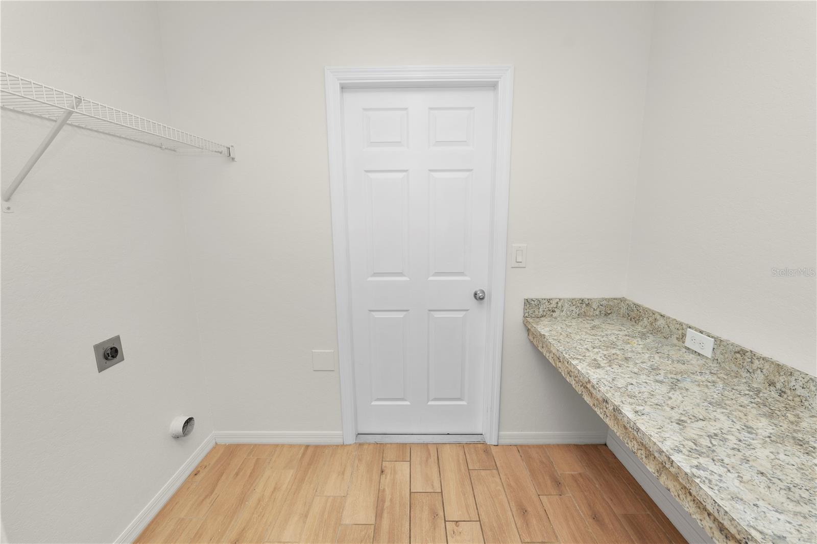 2009 Danes Ct Property Photo 32