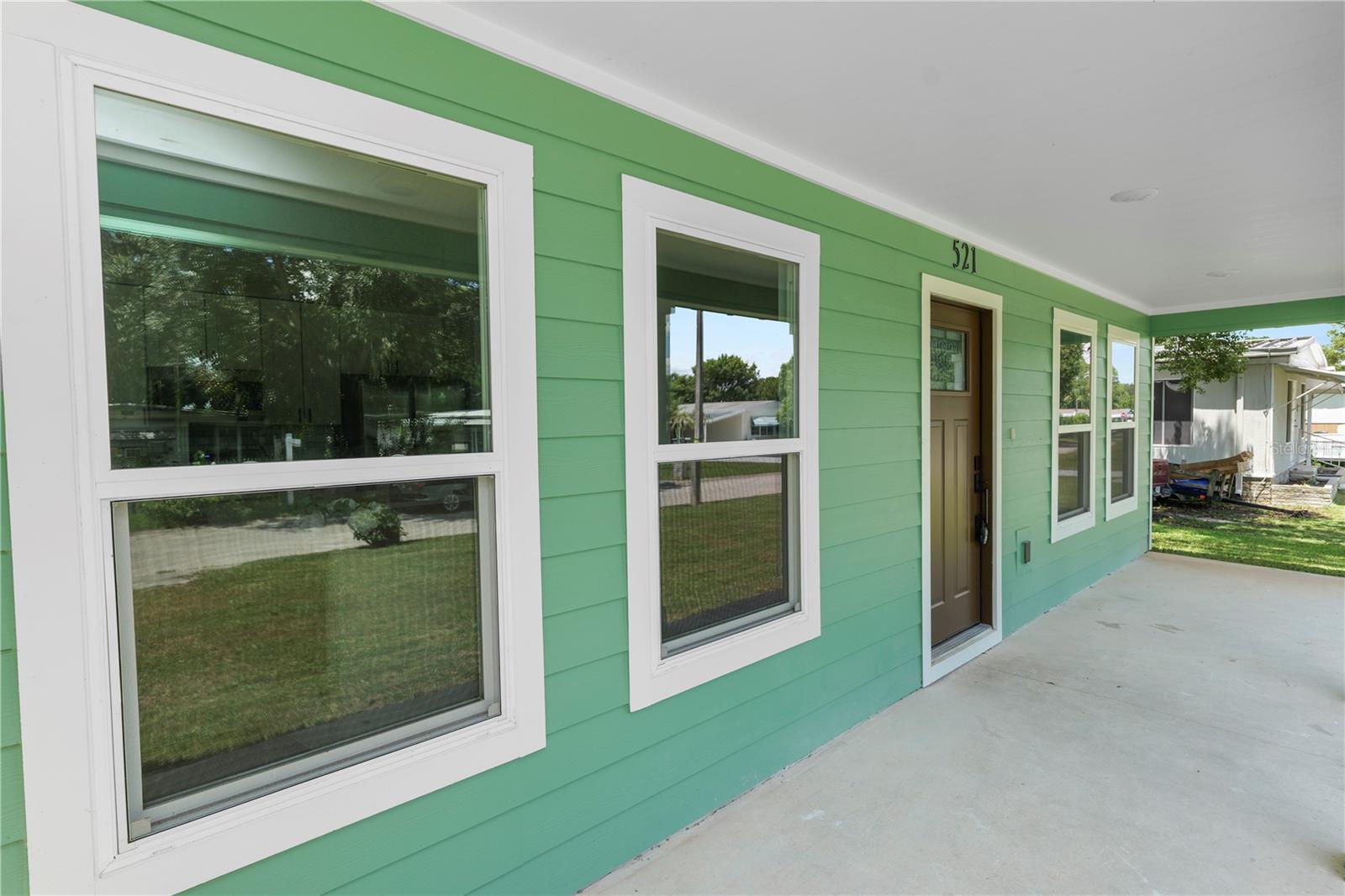 521 Skyline Dr E Property Photo 3